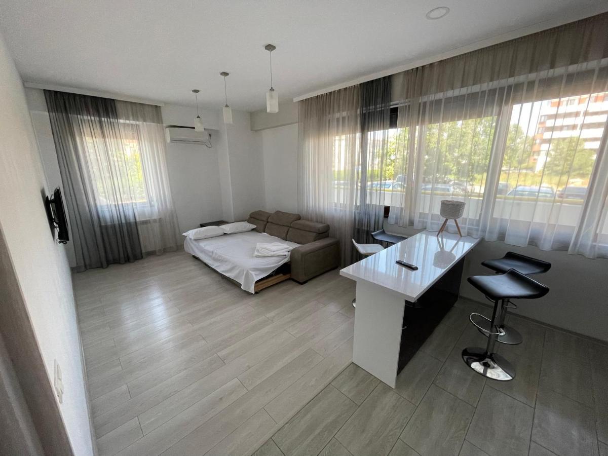 Mamaia Lake Apartments Constanta Bagian luar foto